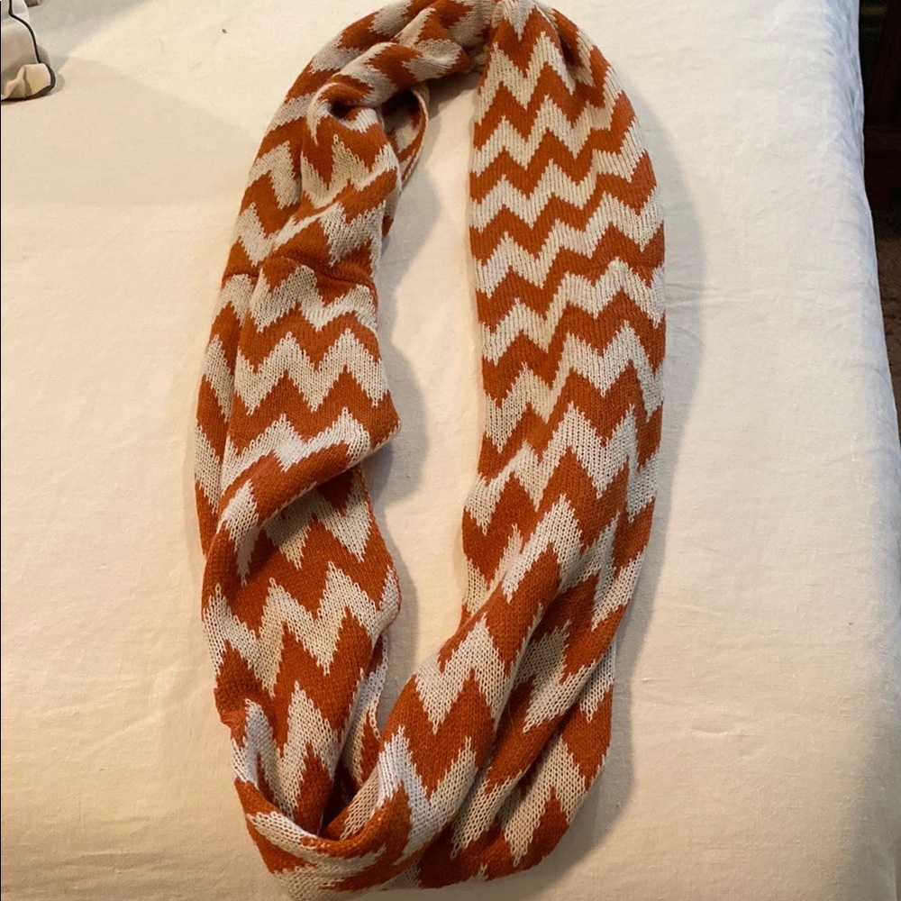 Zigzag Knit Scarf - Rust and Cream